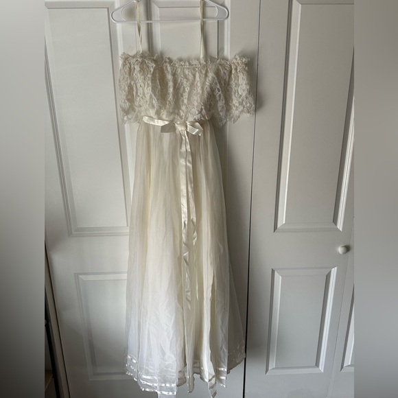 Vintage Wedding Dress - Picture 1 of 6